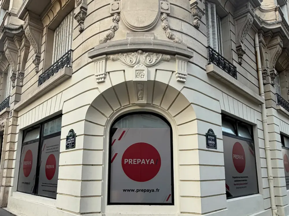 La façade de Prepaya, 14 avenue de Camoëns, Paris 16e